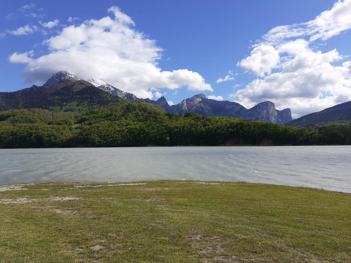 L'Eloge De La Nature Corps Bagian luar foto